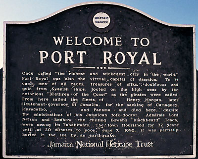 National Heritage Trust-Schild auf Jamaica. Die heimliche Hauptstadt der Piraten - das 1692 zerstörte Port Royal National Heritage Trust-Schild auf Jamaica. Die heimliche Hauptstadt der Piraten - das 1692 zerstörte Port Royal