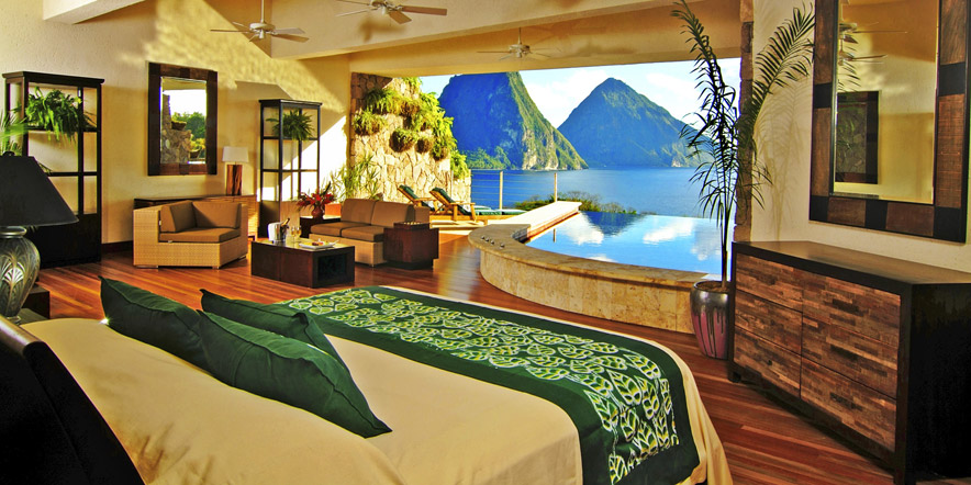© Hotel Jade Mountain: Große geschwungene Wohn/Schlafräume mit privatem Infinity-Pool vor bühnenartig anmutender Kulisse © Hotel Jade Mountain: Große geschwungene Wohn/Schlafräume mit privatem Infinity-Pool vor bühnenartig anmutender Kulisse